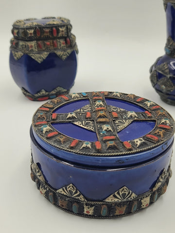 Vtg Mid Century Moroccan Berber Style Cobalt Ceramic Box Vase Metal Inlay Set
