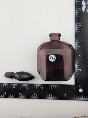 Rare Vintage Desna dark violet Diamond Cut perfume Collectibe bottle. Unmarked.