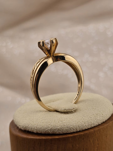 Antique 14K Solid Gold Marquise Ring Filigree Bypass Setting Size 7.5 W Box.