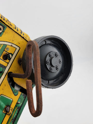 Antique Collectible Marx Yellow Green Keywind Tin Tractor No 5 Winds Up & Runs