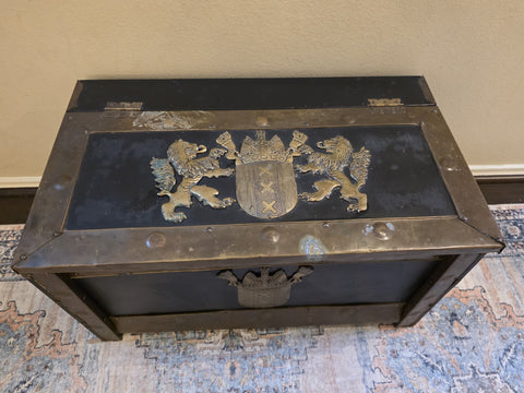 RARE ANTIQUE 19TH C CONTINENTAL BRASS BOUND KINDLING BOX W ARMORIAL. VERY HEAVY