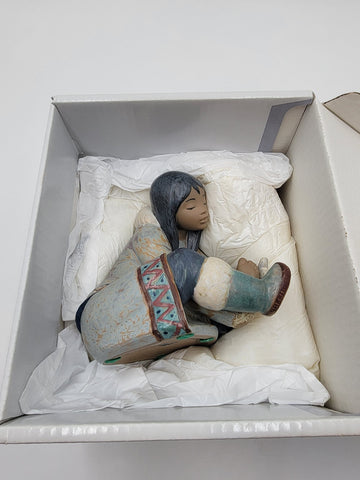Rare Vintage Retired LLADRO Eskimo Girl With Cold Feet # 2157. New In Box.