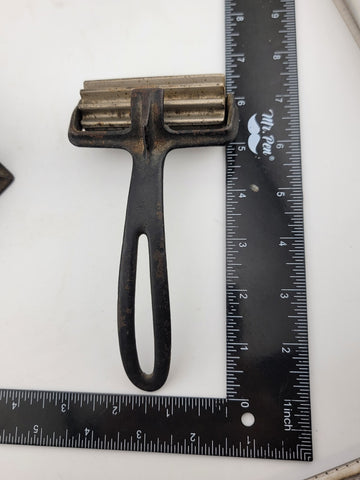 Rare Antique 1880 American Machine Cast Iron Hand Fluter Crimper W Wooden Handle