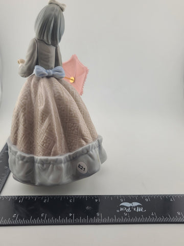 Vtg Lladro Jolie Lady with Parasol #5210 Porcelain Figurine Spain 1983 Retired