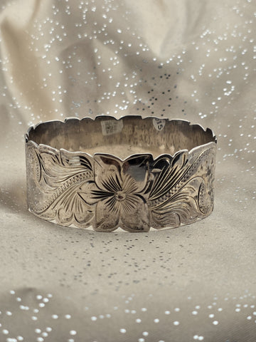 Vintage Hawaiian Sterling Silver 925 Hibiscus Floral Engraved Bangle Bracelet.