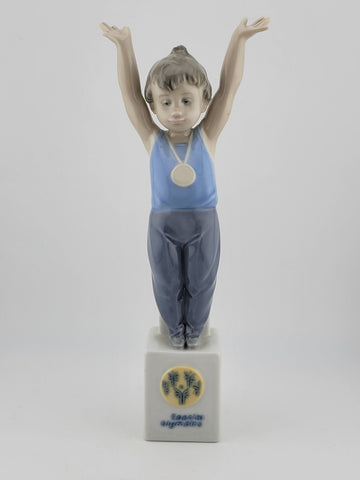Vintage Collectible Retired LLADRO Porcelain FIGURINE "OLYMPIC CHAMPION" 5871.