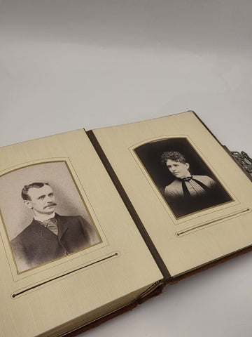ANTIQUE 19TH C VICTORIAN ORANGE VELVET CABINET PHOTO FAMILY ALBUM. FULL PICTURES