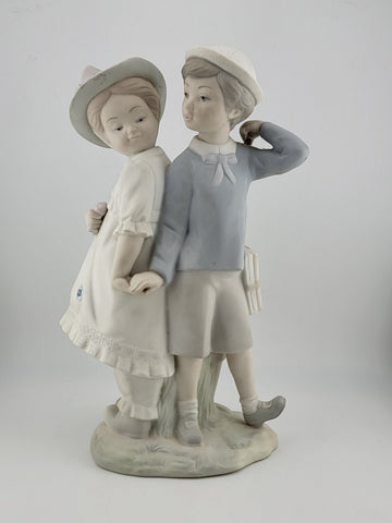 Lladro Children Puppy Love Porcelain  Figurine MADE IN SPAIN 1127 Retired Matte