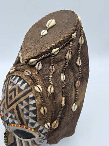 Rare Antique Kuba Ngaady a Mwaash Wooden Mask Shells Breads Congo African Art