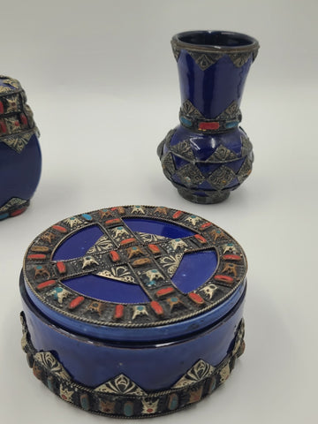 Vtg Mid Century Moroccan Berber Style Cobalt Ceramic Box Vase Metal Inlay Set