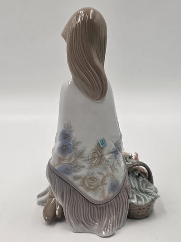 1988 Lladro Flower Song 7607 Figurine Cancion de Primavera Boxed Girl Flowers