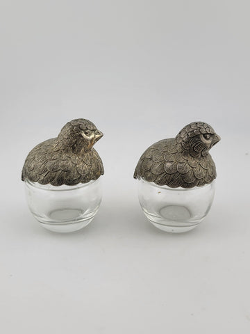 Rare Vintage Set Of 2 Small Bird Glass Salt Shakers with Metalscrew-on lids.