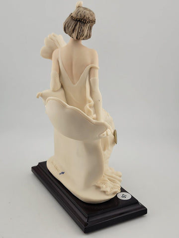 Vtg GIUSEPPE ARMANI Florence 1420F Girl Meg on Sofa with Fan Sculpture Figurine
