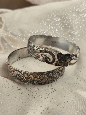 Vintage Pair Sterling Silver 925 Floral Engraved Bangle Bracelets 81g 8.5" Cuff