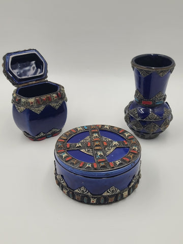 Vtg Mid Century Moroccan Berber Style Cobalt Ceramic Box Vase Metal Inlay Set