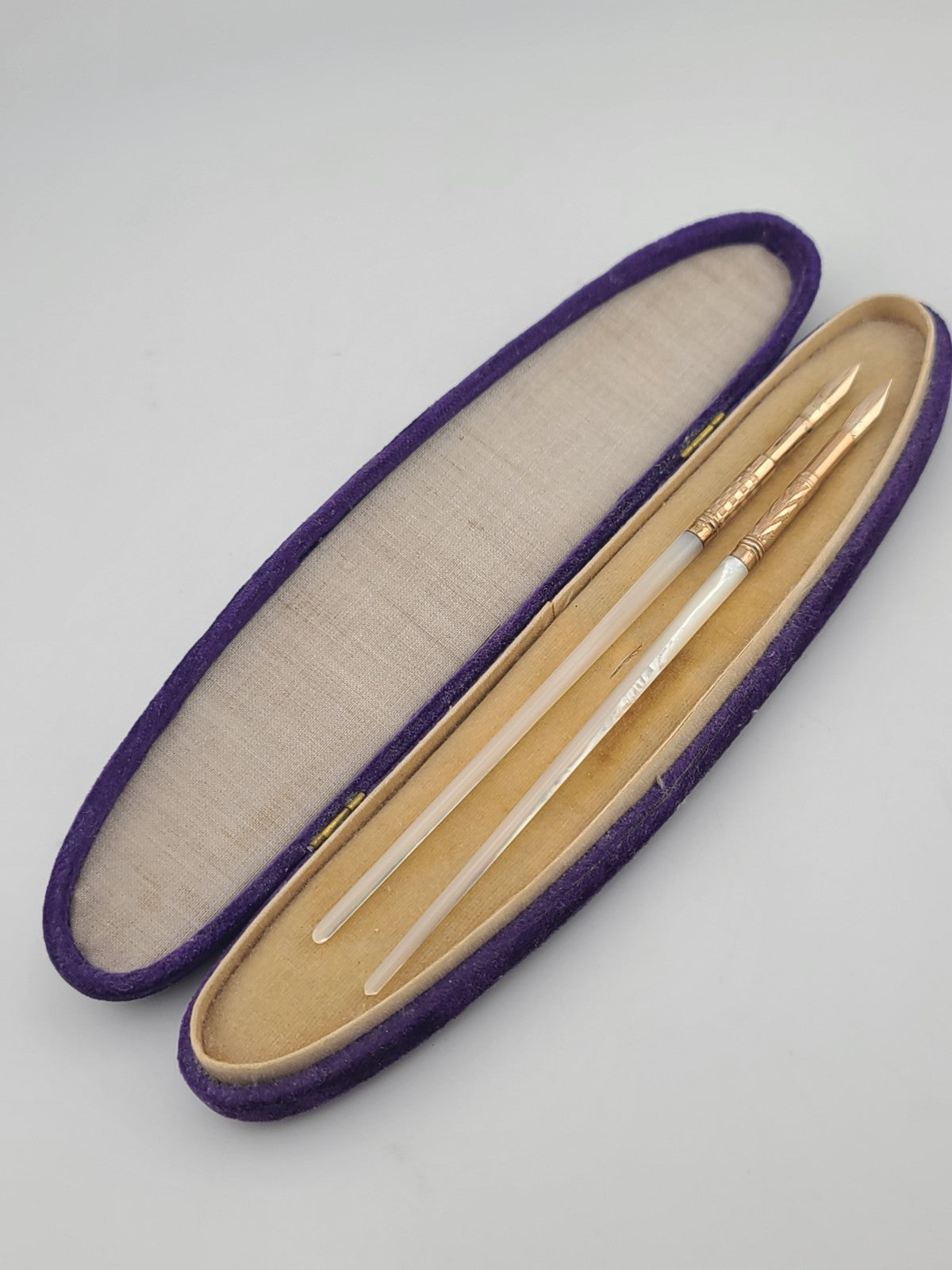 Antique 1890's Victorian Mother of Pearl Dip Pen Set 10K Solid Gold  Nibs W Case