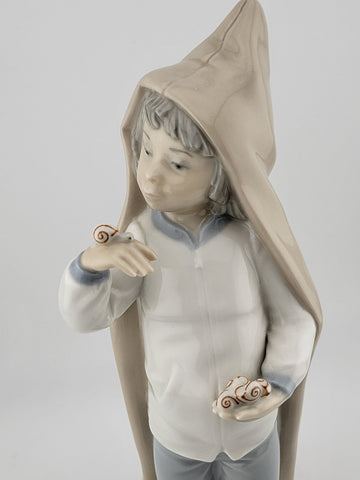 Lladro 'Boy With Snails' Figure 4896 Retired Beutiful Condition Made In Spain