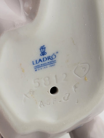 Vintage Retired LLADRO 1990 Glazed Porcelain Tired Friend Clown #05812. VG Cond.