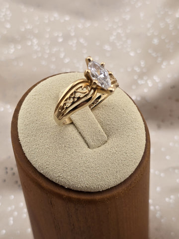 Antique 14K Solid Gold Marquise Ring Filigree Bypass Setting Size 7.5 W Box.