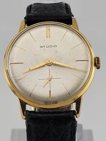 Rare Men's wristwatch Studio Made by Vulcain 60s Gold-Plated Swiss Made. Working