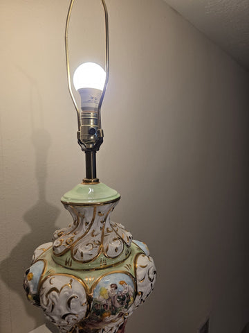 Vintage Italian Capodimonte Hand-Painted Porcelain Table Lamp W Metal Base.
