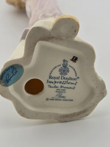 Vintage 1999 Royal Doulton Impressions figurine ‘Tender Moment’ HN 4192.