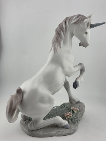 Rare Ltd Ed. Lladro Privilege Figurine " Magical Unicorn" #7697. Retired 2004