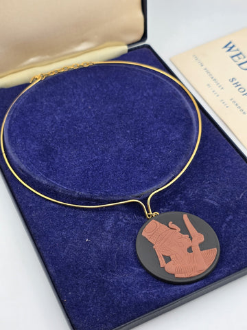 Gourgeous New In Box Vintage Wedgwood Egyptian Jasperware Cameo Necklace.
