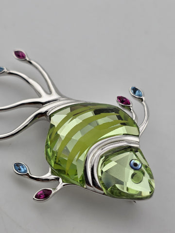 Rare Swarovski Rhodium Plated Green Crystal Fish Brooch Pin W Stafforshire Vase