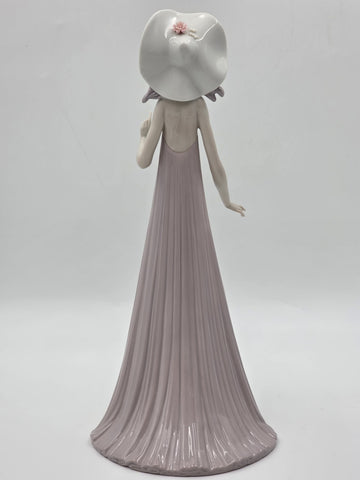 Vtg 1983 Lladro The Debutante #1431 Lady in Hat Figurine Retired W Original  Box