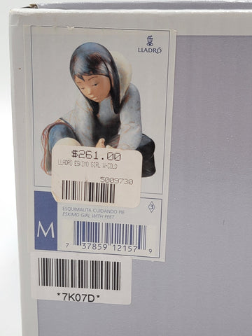 Rare Vintage Retired LLADRO Eskimo Girl With Cold Feet # 2157. New In Box.