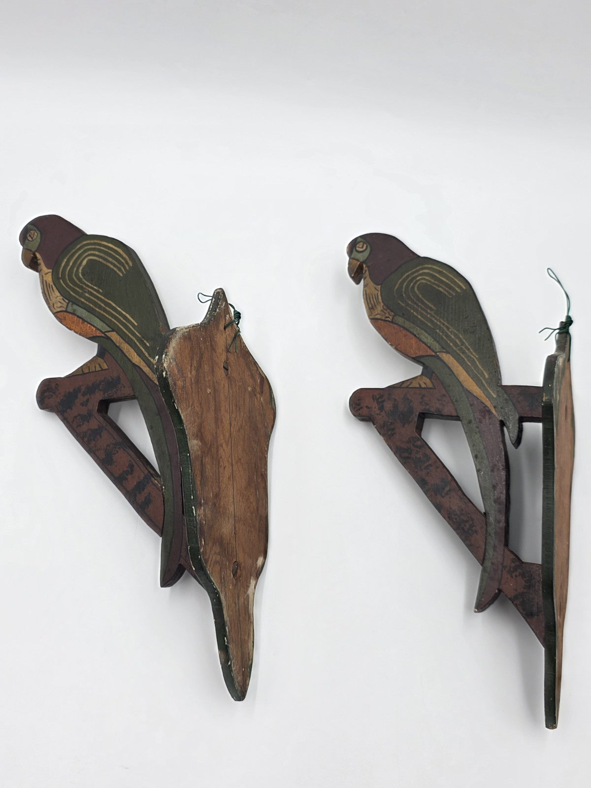 Rare Pair Antique 19th C Americana Folk Art Painted Wooden Parrot Wall Brackets