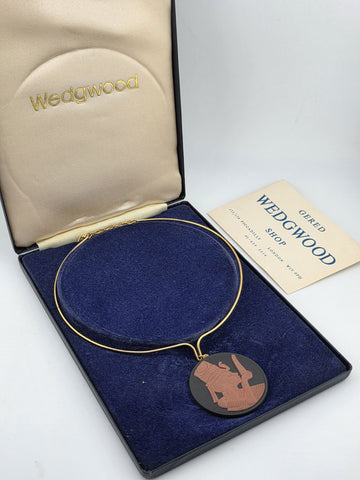 Gourgeous New In Box Vintage Wedgwood Egyptian Jasperware Cameo Necklace.