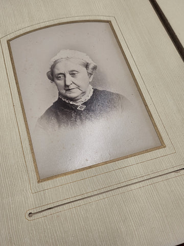 ANTIQUE 19TH C VICTORIAN ORANGE VELVET CABINET PHOTO FAMILY ALBUM. FULL PICTURES
