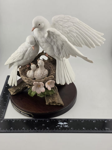 HOMCO HOME INTERIORS CLASSIC PORCELAIN "NATURE'S PROMISE" DOVES/FLOWERS/FAMILY