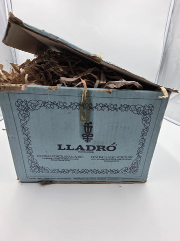 Vintage Retired Lladro 5583 “Sad Parting” Porcelain Figurine W Original Box.