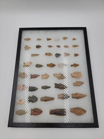 Lot Of 40 Authentic Antique Original Native American Arrowheads In Display Tray.