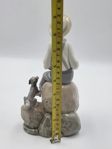 Lladro Figurine SEA FEVER BOY WITH SAILBOAT AND DOG #5166 Mint with Box