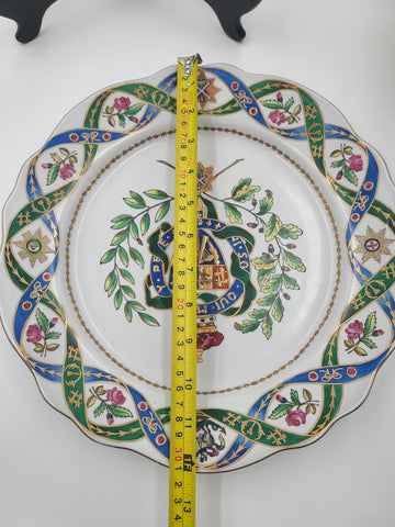 Rare Matching Set Of Chelsea House Heraldic Porcelain Plate Vase & Lidded Urn.