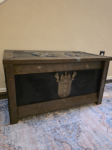 Private: RARE ANTIQUE 19TH C CONTINENTAL BRASS BOUND KINDLING BOX W ARMORIAL.