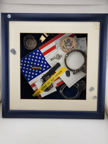Vintage Rare Detective / Police Shadow Box collection accent de barbizon