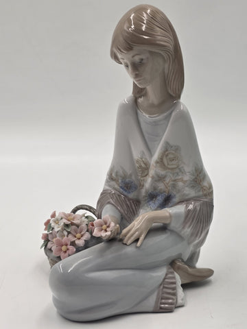 1988 Lladro Flower Song 7607 Figurine Cancion de Primavera Boxed Girl Flowers