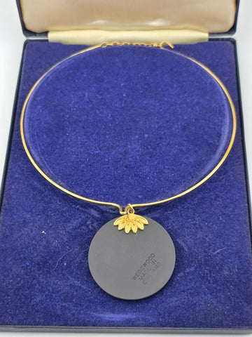 Gourgeous New In Box Vintage Wedgwood Egyptian Jasperware Cameo Necklace.