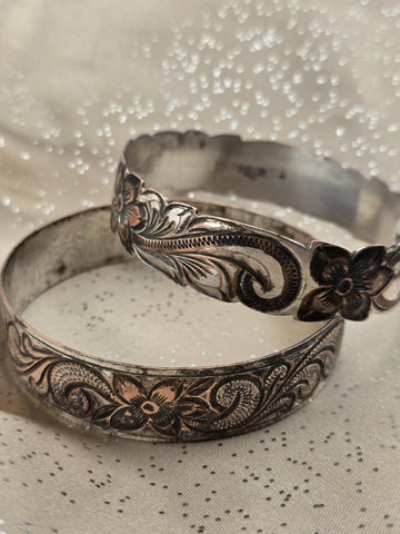 Vintage Pair Sterling Silver 925 Floral Engraved Bangle Bracelets 81g 8.5" Cuff