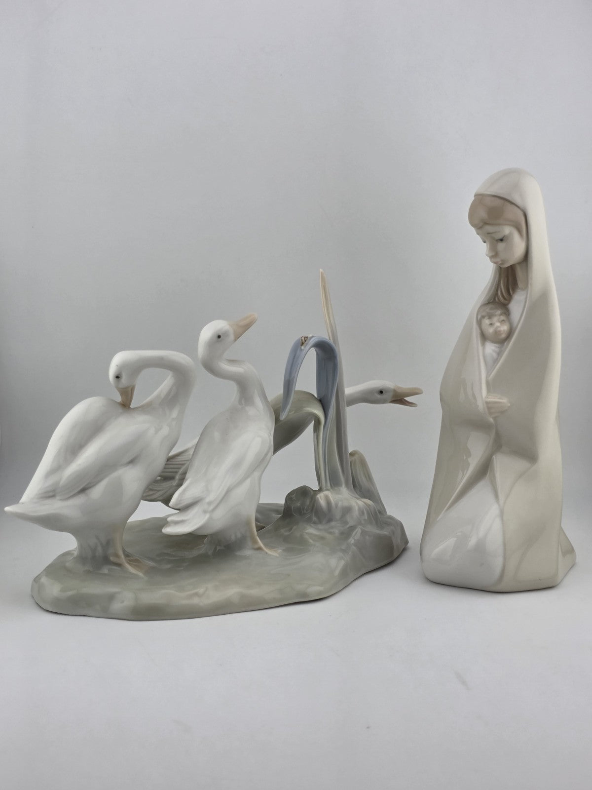 Set Of 2 Lladro #4549 & #4636 Geese & Mary & Baby Jesus  Porcelain Figurines.