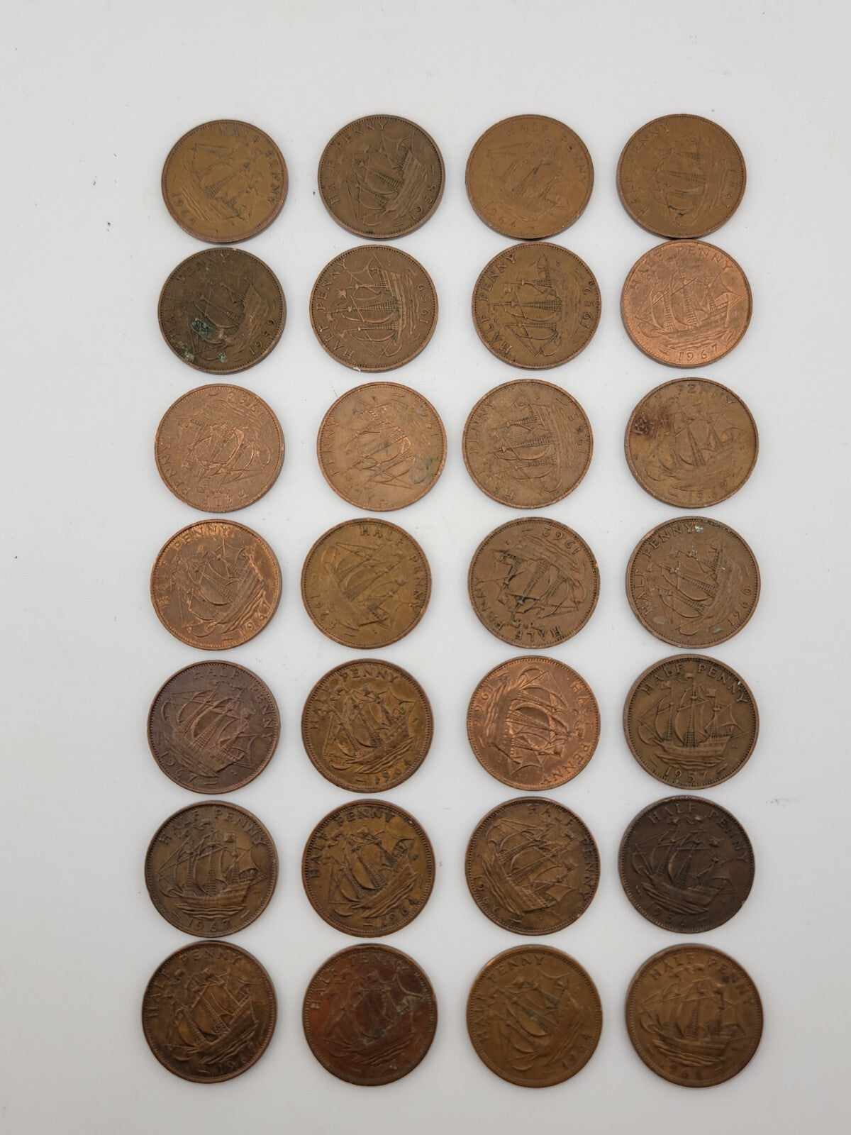 Lot Of 28 Queen Elizabeth II 1954-69 Great Britain Half Penny UK 1/2 Pence Coin