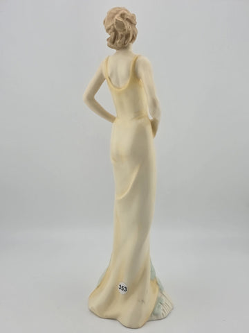 VINTAGE ROYAL DOULTON FIGURE Cherished Memories HN4265 IMPRESSIONS SERIES 2001.