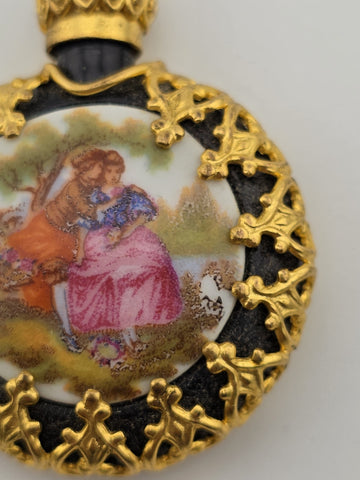 Vintage Miniature Perfume/Snuff Bottle Gilt Filigree Romantic Courting Scene