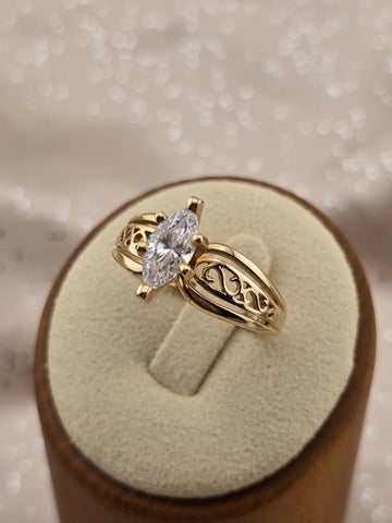 Antique 14K Solid Gold Marquise Ring Filigree Bypass Setting Size 7.5 W Box.