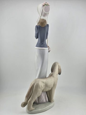 Rare Retired LLADRO 1537 Stepping Out Lady W Dog. Mint Condition. No Chips.
